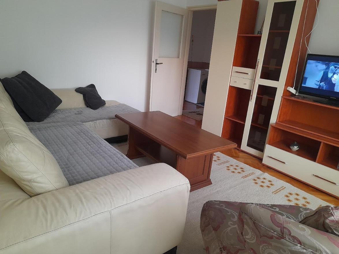 Apartman Bulevar Stupine توزلا المظهر الخارجي الصورة